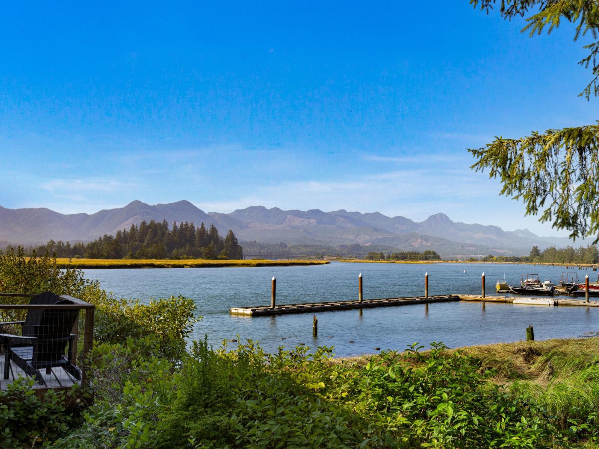 Wheeler On The Bay Lodge And Marina Exterior foto